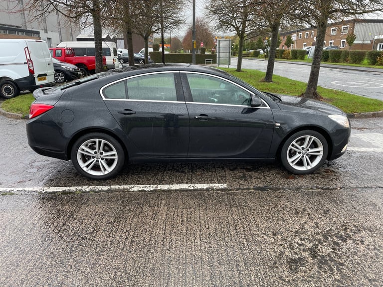 Vauxhall, INSIGNIA, Hatchback, 2011, Manual, 1956 (cc), 5 doors