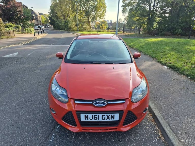 LOVELY FORD FOCUS 2011 61, 1.6 ZETEC, 5 DOOR HATCHBACK MANUAL, LONG MOT, £1995