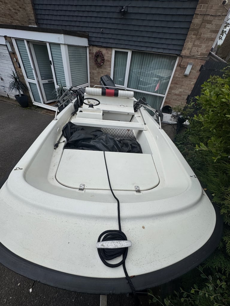 Dory 424 Boat for sale - needs a bit of TLC