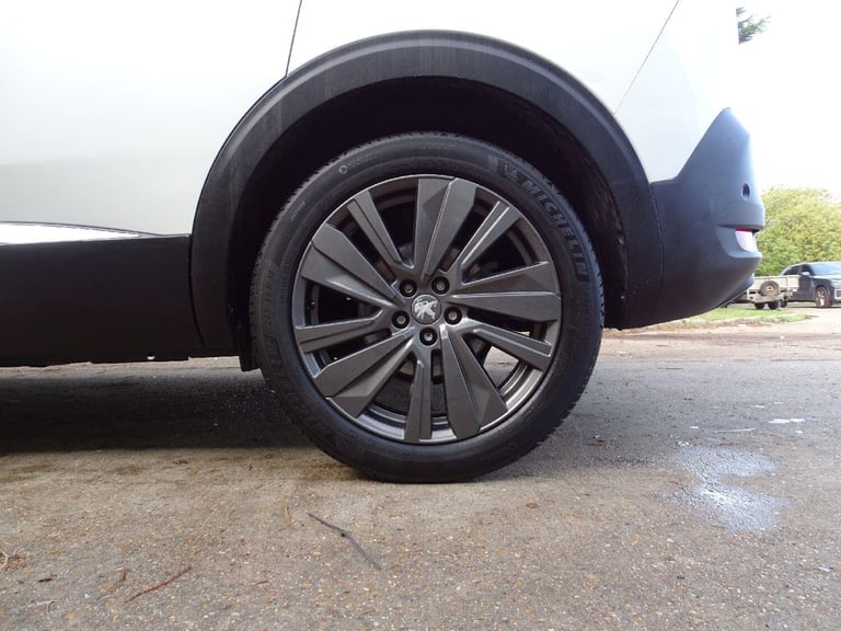 2018 Peugeot 5008 1.2 PureTech GT Line Euro 6 (s/s) 5dr HATCHBACK Petrol Manual