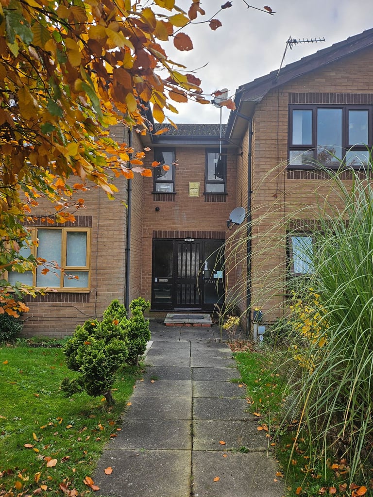 To let refurbished one bedroom flat Littleton Close Warrington