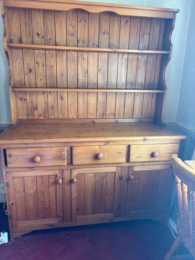 Pine dresser 
