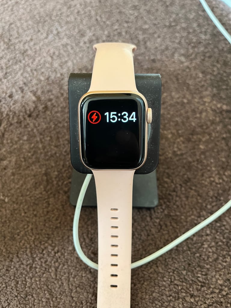 Apple Watch SE rose gold 40mm
