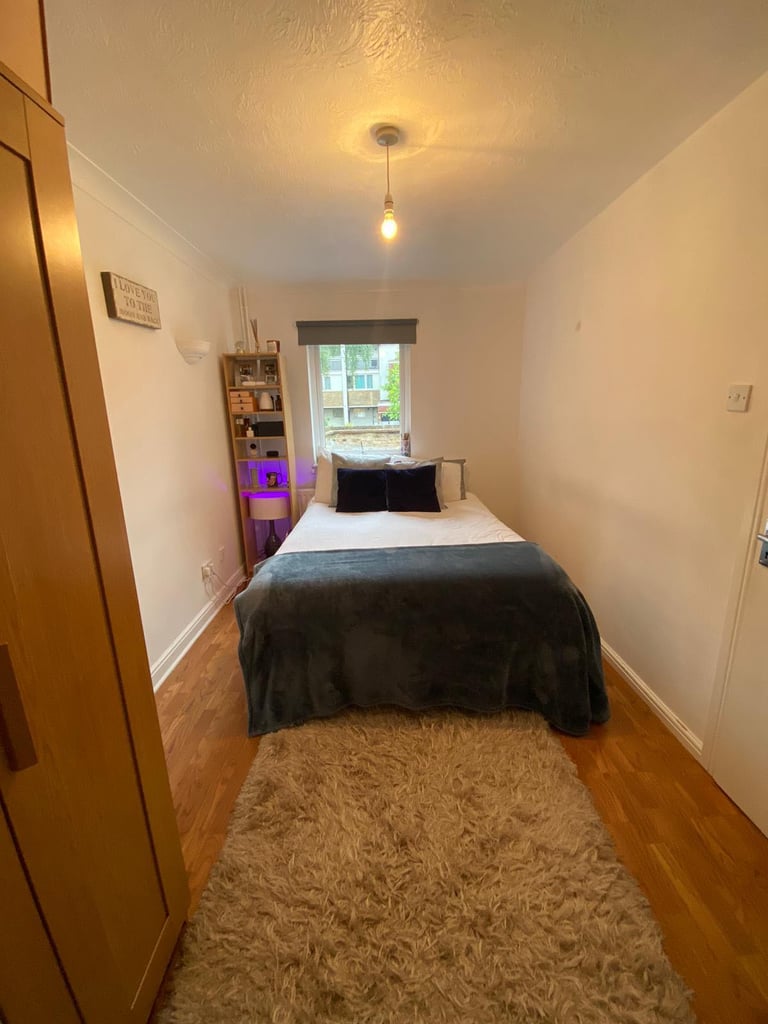 Lovely 4 bedrooms house with living room and parking in Bermondsey