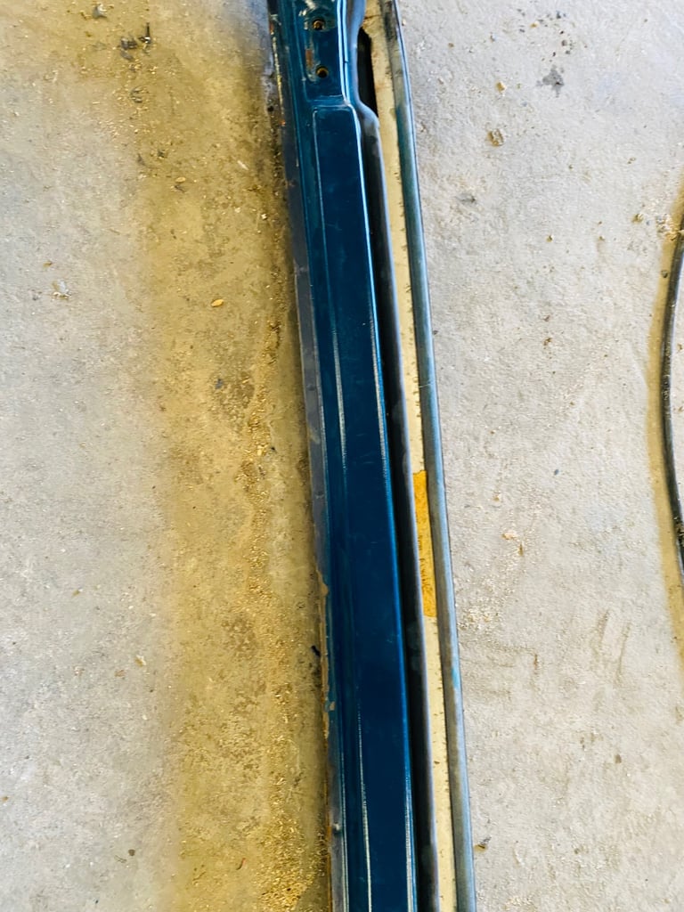 image for 1971 mgb gt tailgate 