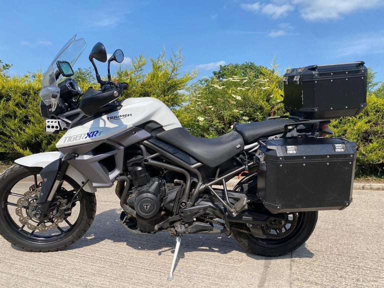 2016 16 TRIUMPH TIGER 800 XRT WHITE ENDURO FULL ADVENTURE LUGGAGE TOURER