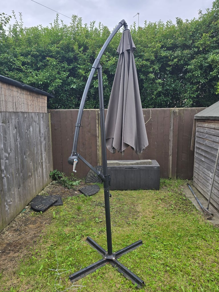 Garden large grey overhanging parasol umbrella freestanding with 4 weights