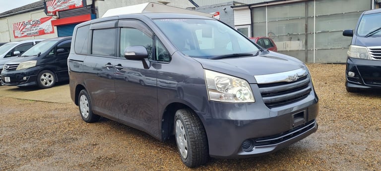 TOYOTA NOAH WELCAB WITH DISABILITY / DISABLED ACCESS SEAT