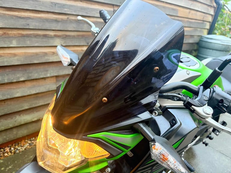 2019 / 69 Kawasaki Z650ABS £4500 Green 3291 miles. 