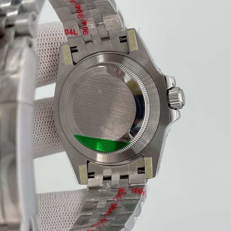 Men’s sub watch 