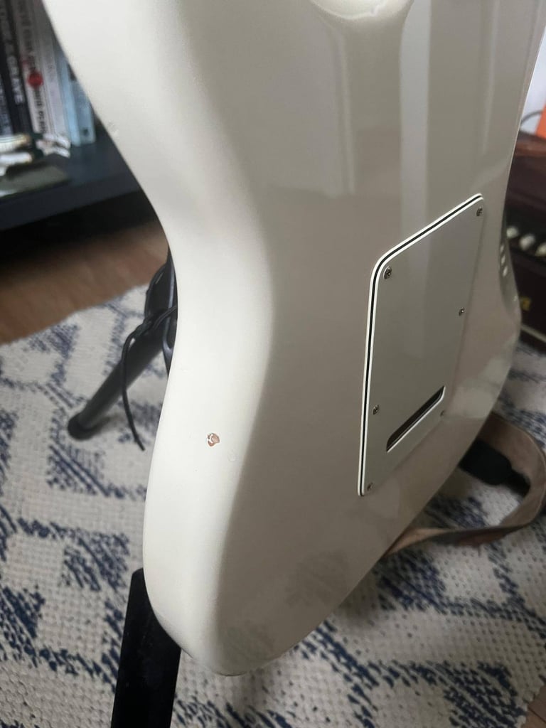 Fender Stratocaster HSS – Arctic White (Mexican, 2013)