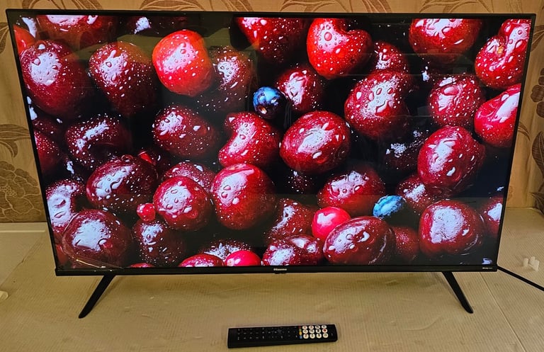 Hisense 43 inch smart 4k ultra HD led TV unused with remote 