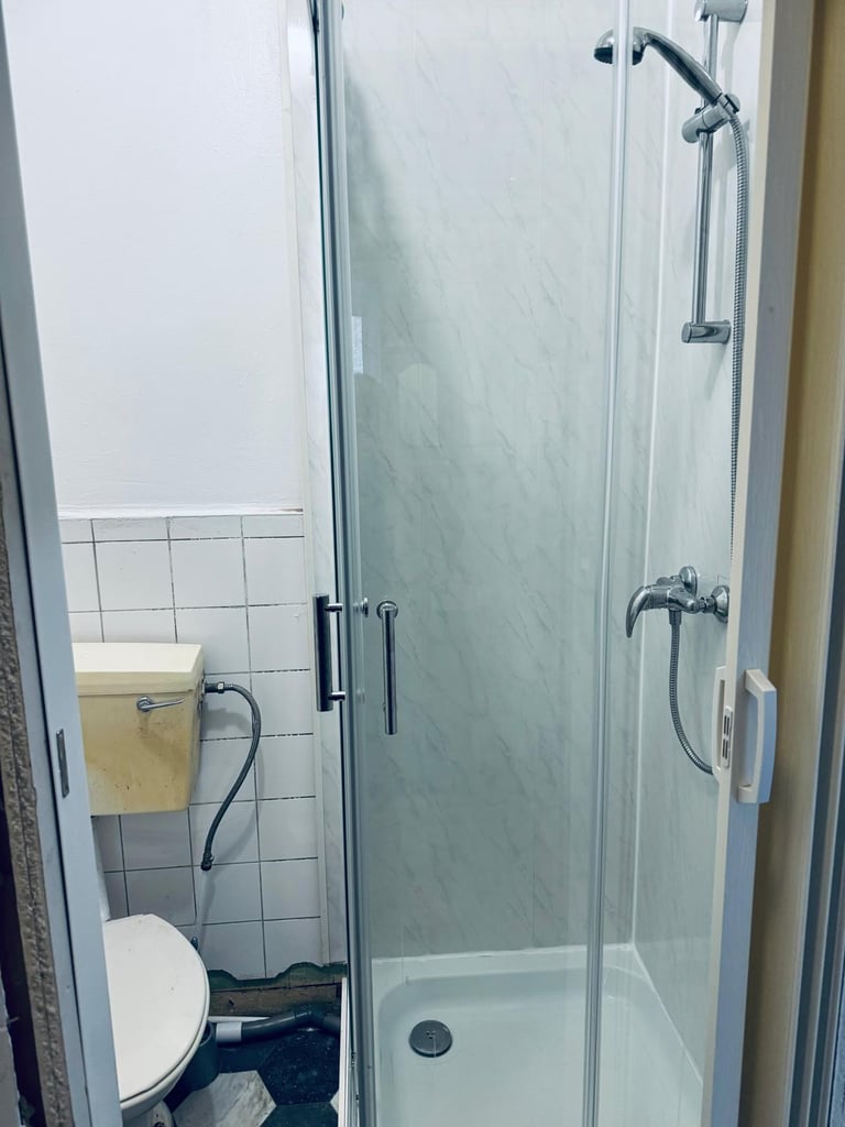 🔥Spacious Double Room✨Just Minutes from Limehouse Station!!