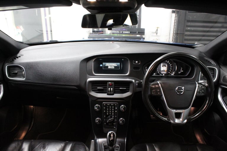 2016 Volvo V40 1.5 T2 R-Design Pro Auto Euro 6 (s/s) 5dr HATCHBACK Petrol Automatic