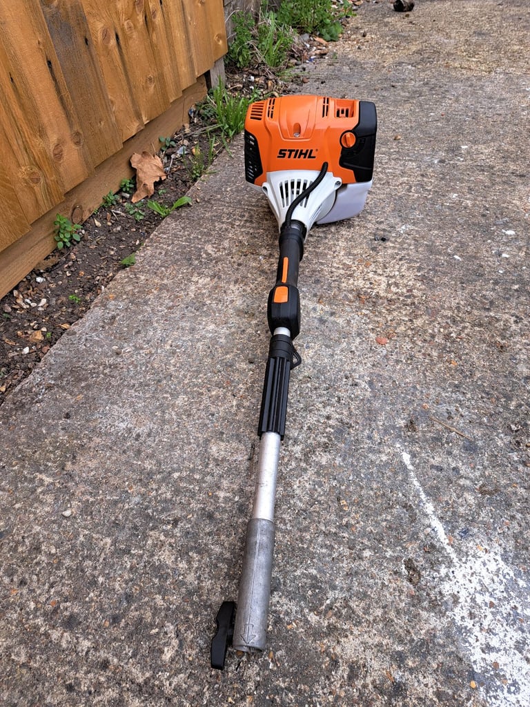 A 2022 Stihl combi head unit KM111R