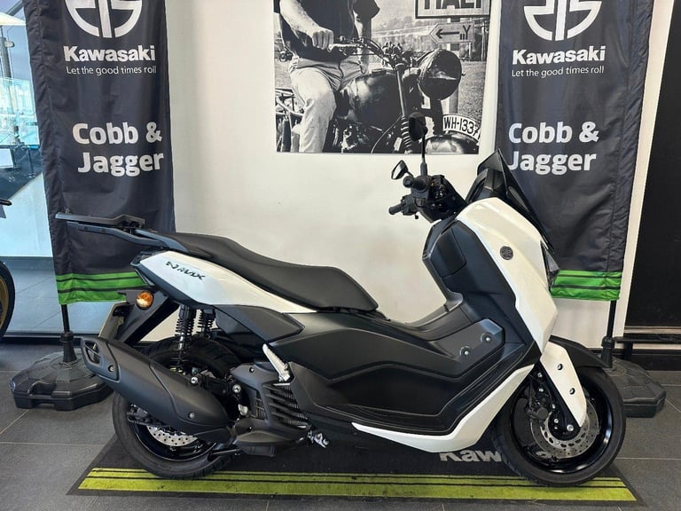 image for YAMAHA NMAX 125-1 OWNER-GIVI RACK