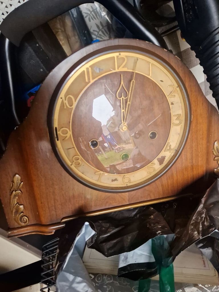 image for 5 antique clocks 