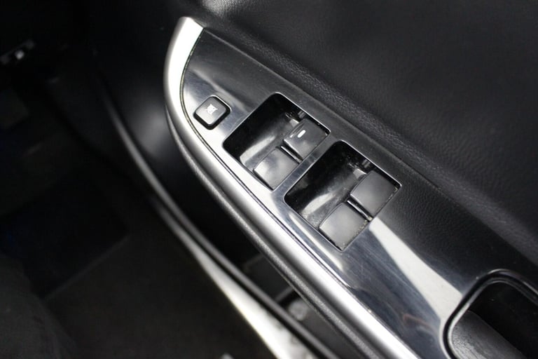 2020 Mitsubishi L200 Doublecab 2.2 Di-D Barbarian X 4WD Automatic Double Cab Pick-up Diesel Autom...