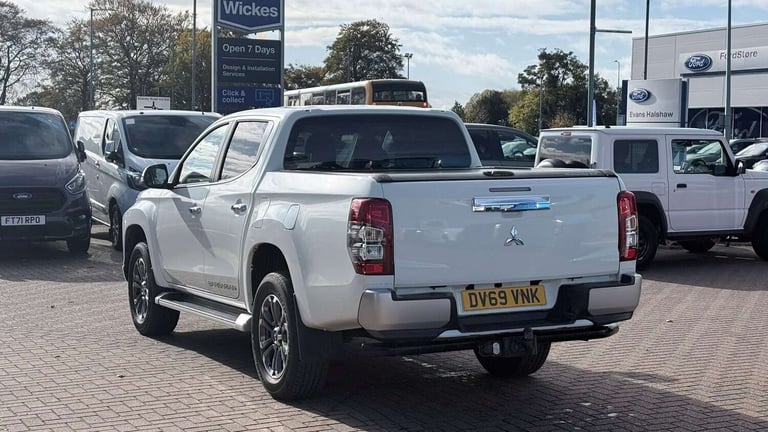 2019 Mitsubishi L200 Double Cab DI-D 150 Barbarian 4WD Double Cab Pick-up Diesel Manual