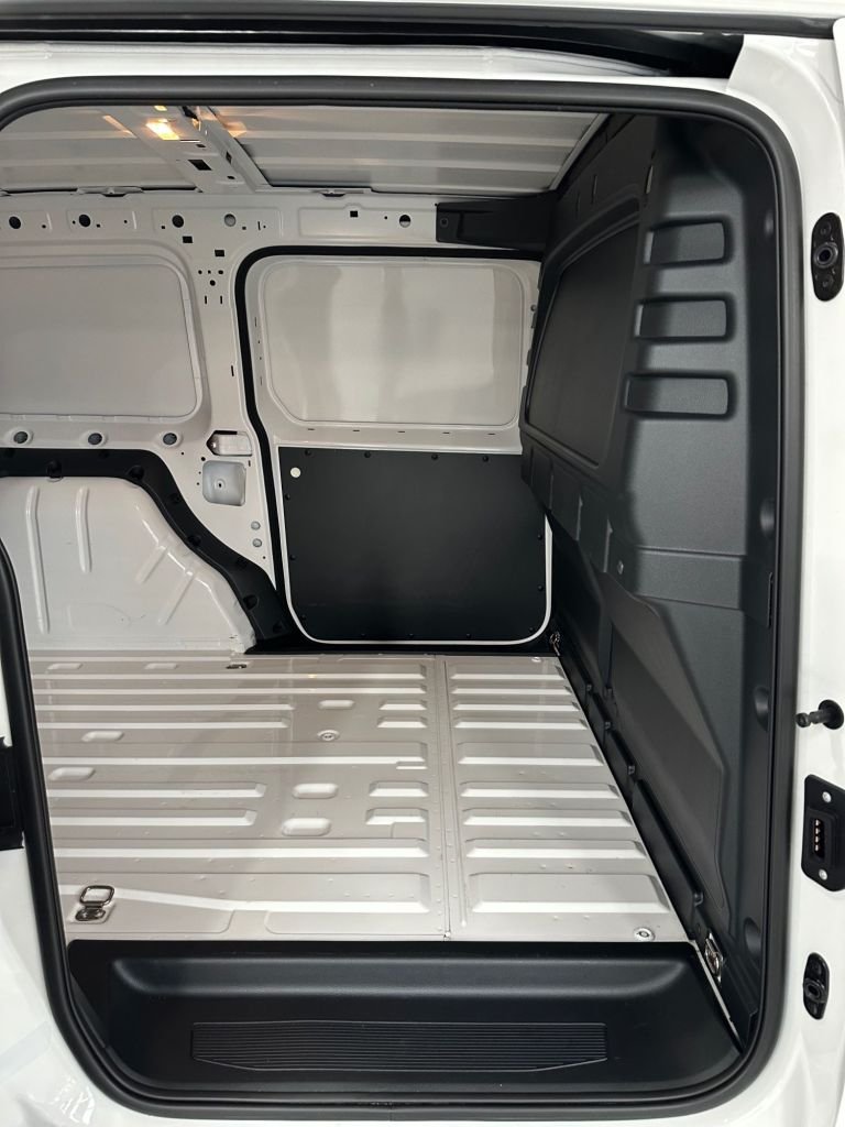 2024 74 VOLKSWAGEN CADDY MAXI 2.0 TDI C20 COMMERCE PANEL VAN 6DR DIESEL MANUAL L