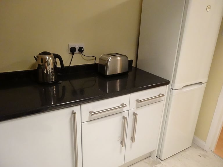 Fully Furnished 1 bedroom modern flat at Corstorphine EH12 8XR. From Mid Dec 2025