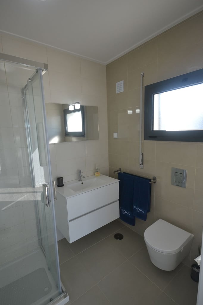 Detached Coastal Villa in Portugal with Heated Pool, 3 En-suites, Private Garden