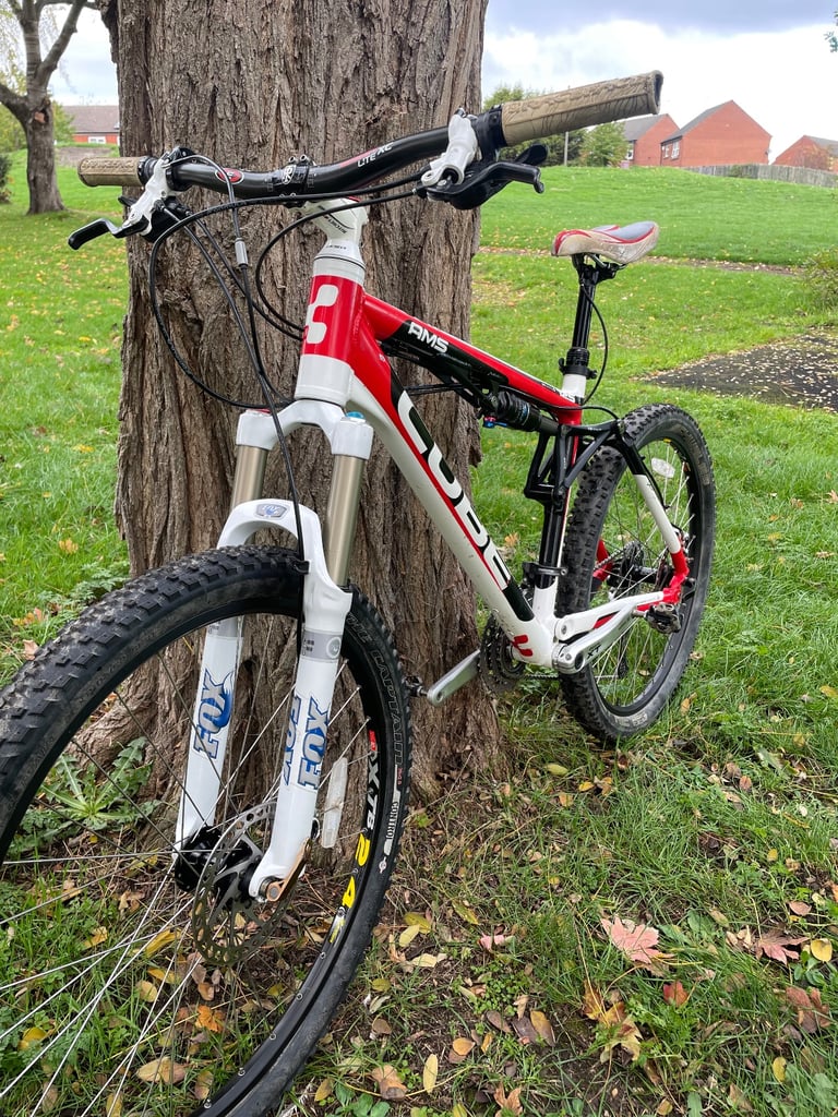 Full suspension mountain bike 