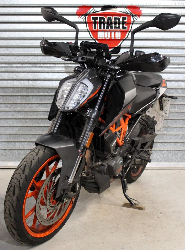 2023 73 KTM DUKE 125 ABS LEARNER LEGAL TRADE SALE 3K GREY/ORANGE NEW MOT RIDE
