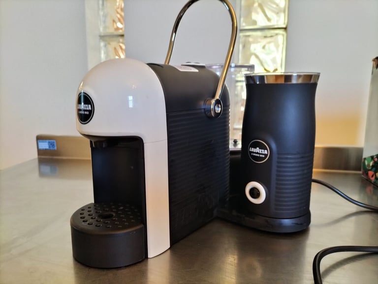 Lavazza Jollie  and Milk coffee pod machine