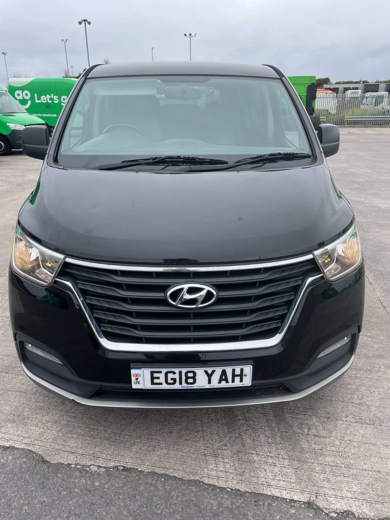 Hyundai, I800, MPV, 2018, Manual, 2497 (cc), 5 doors