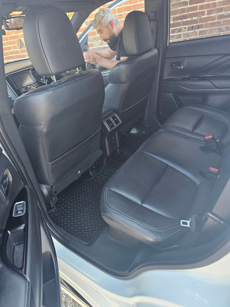 Mitsubishi, OUTLANDER, Estate, 2019, Other, 2360 (cc), 5 doors