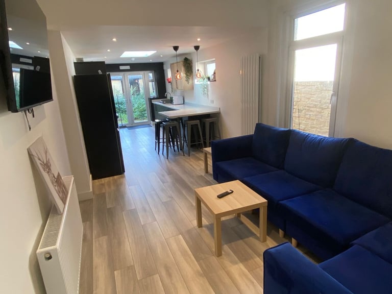 TOP QUALITY DOUBLE EN SUITE ROOM TO LET 