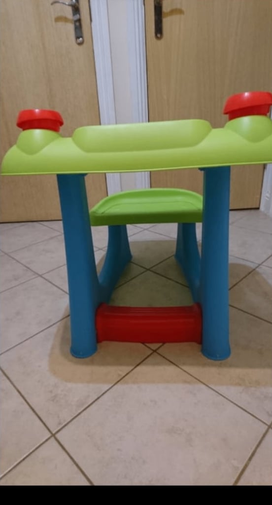 Children desk 