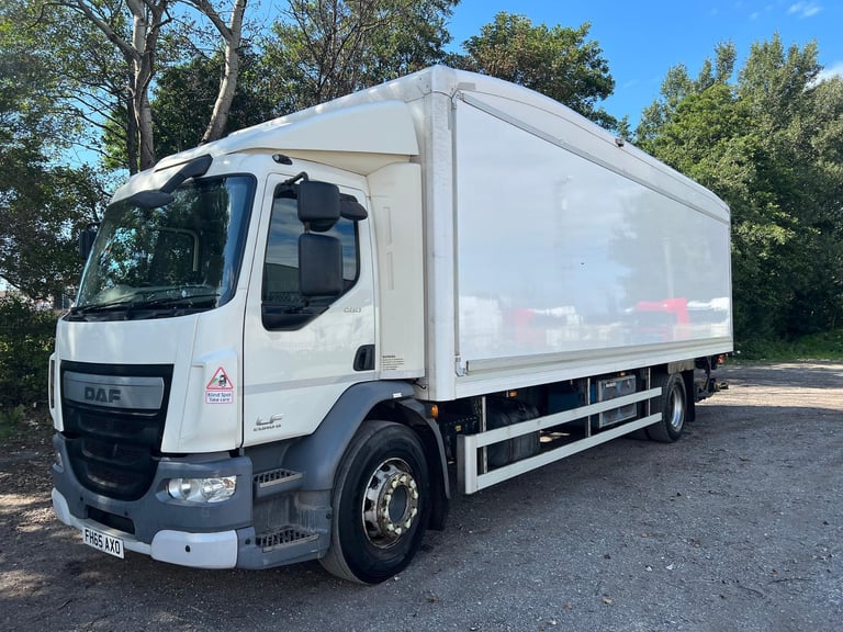 DAF TRUCKS LF 280 18 TONNE FRIDGE U/FLOOR LIFT 