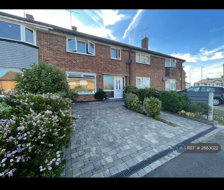 3 bedroom house in Mendip Crescent, Westcliff-On-Sea, SS0 (3 bed) (#2683022)