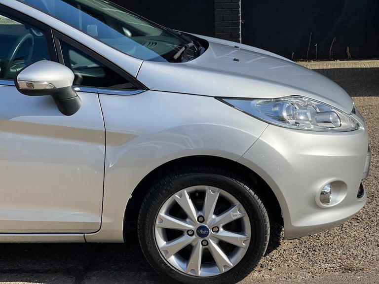 FORD FIESTA 1.4 Zetec 5dr 2011