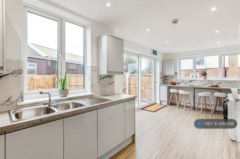 1 bedroom in Valley Road, Ipswich, IP1 (#2481306)