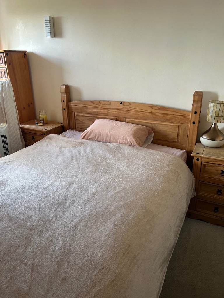 King size bed