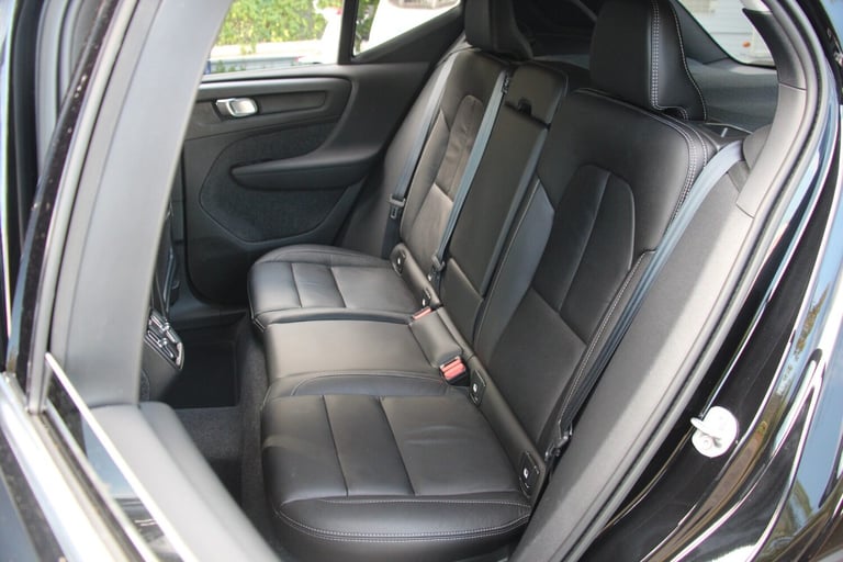 2022 Volvo XC40 T3 INSCRIPTION Estate Petrol Automatic