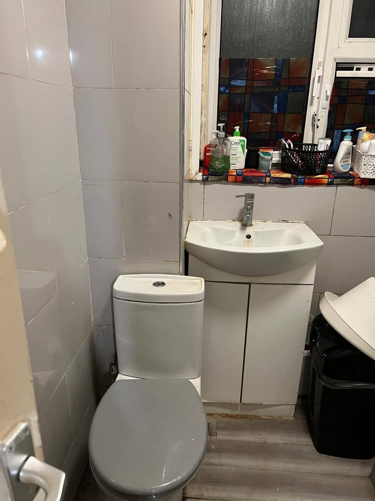 One bedroom flat,  ground floor
