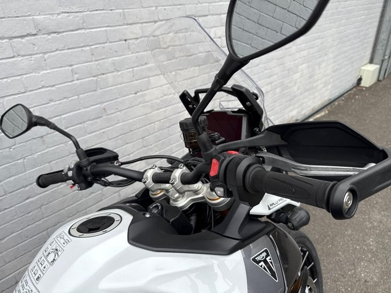 2025 Triumph Tiger 900 RALLY PRO STANDARD TWIN COLOUR Petrol white 6 Speed