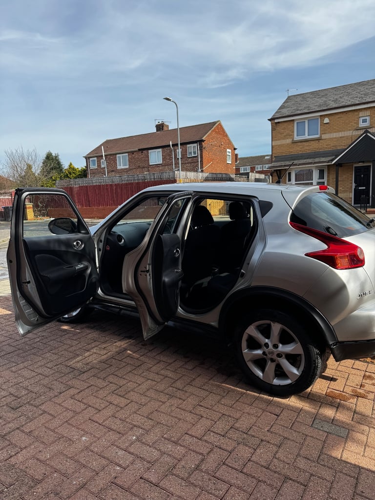 Nissan, JUKE, Hatchback, 2013, Manual, 1461 (cc), 5 doors