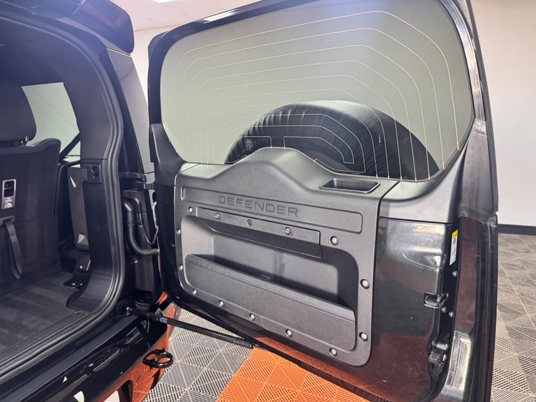 2023 Land Rover Defender 130 3.0 D300 MHEV X Auto 4WD Euro 6 (s/s) 5dr ESTATE Diesel Automatic