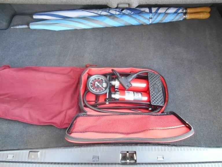 1994 Mercedes-Benz E Class E220 2-Door Petrol