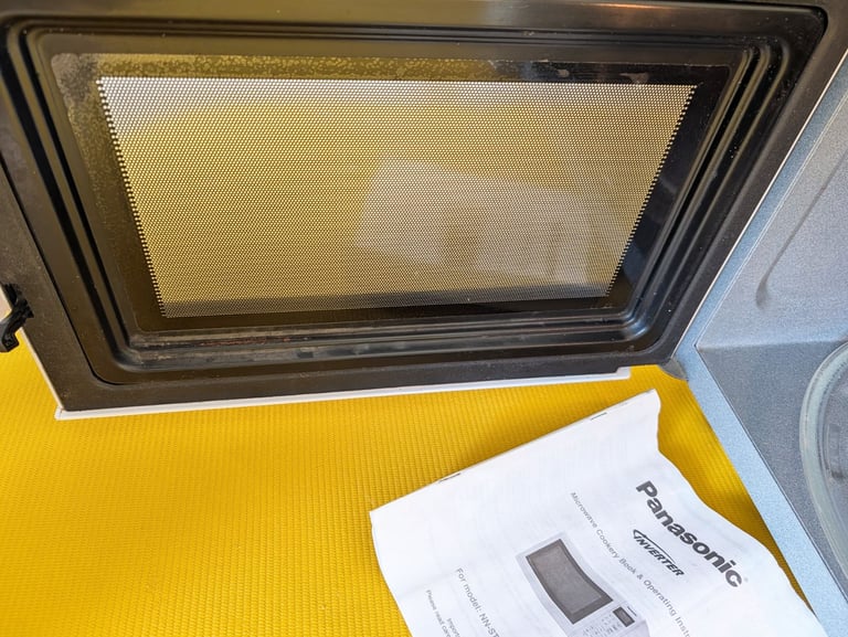 Panasonic Microwave NN-ST459W 900W