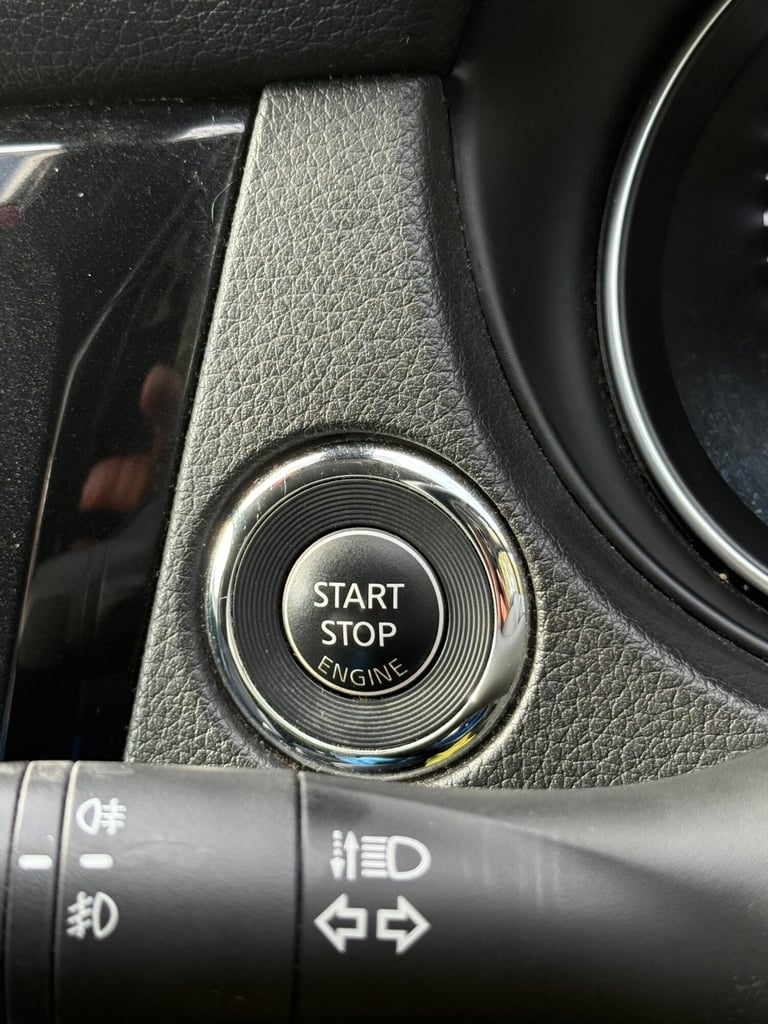 2017 Nissan Qashqai 1.2 DIG-T N-Connecta Euro 6 (s/s) 5dr HATCHBACK Petrol Manual