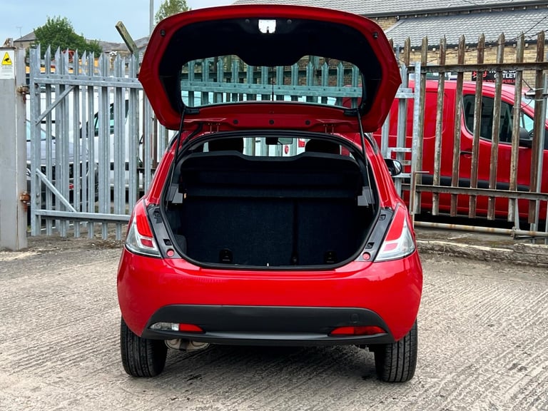 2012 Chrysler Ypsilon 1.2 Black and Red 5dr HATCHBACK PETROL Manual
