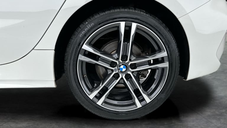 2022 BMW 1 Series 1.5 118i M Sport (LCP) Hatchback 5dr Petrol Manual Euro 6 (s/s) (136 ps) -  Hat...