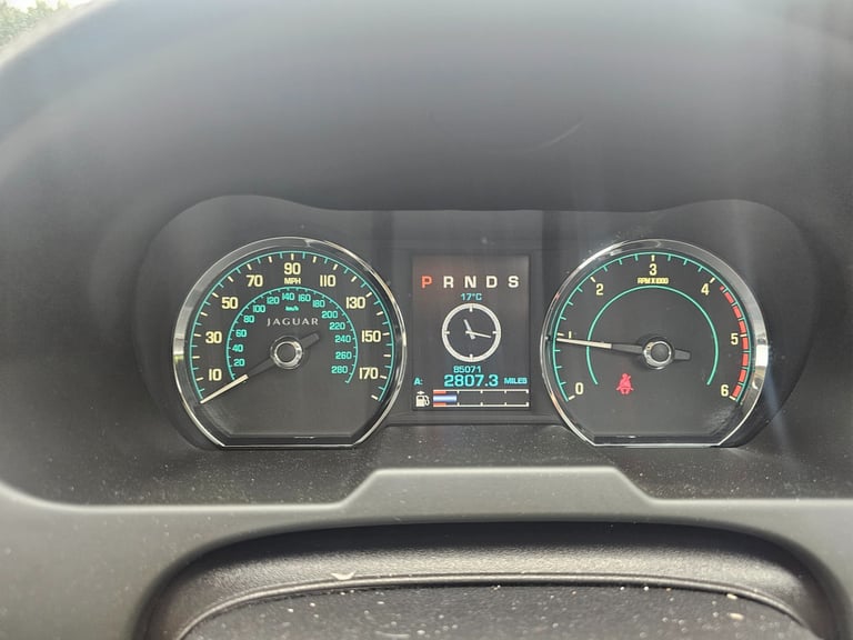 2012 Jaguar XF 2.2d [200] Premium Luxury 4dr Auto SALOON Diesel Automatic