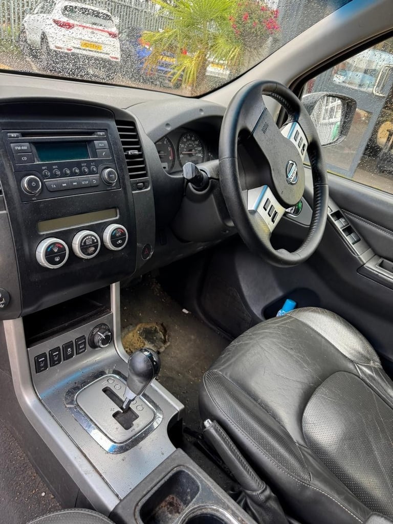 2015 Nissan Navara Pick Up Truck 2.5 dCi Automatic – Non Runner Spares / Repair